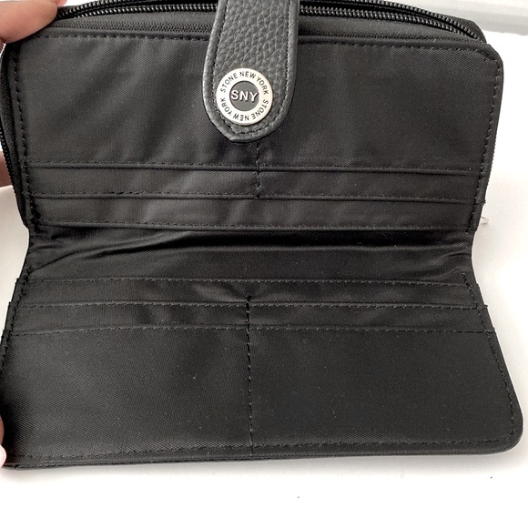 Stone New York Black Wallet | Multi-Card Organizer with Zipper Pocket - Picture 3 of 3